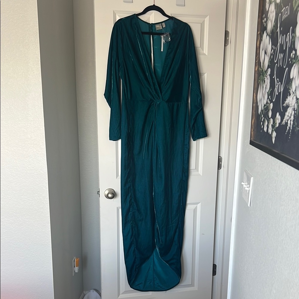 Elegant Teal Velvet Maxi Dress
